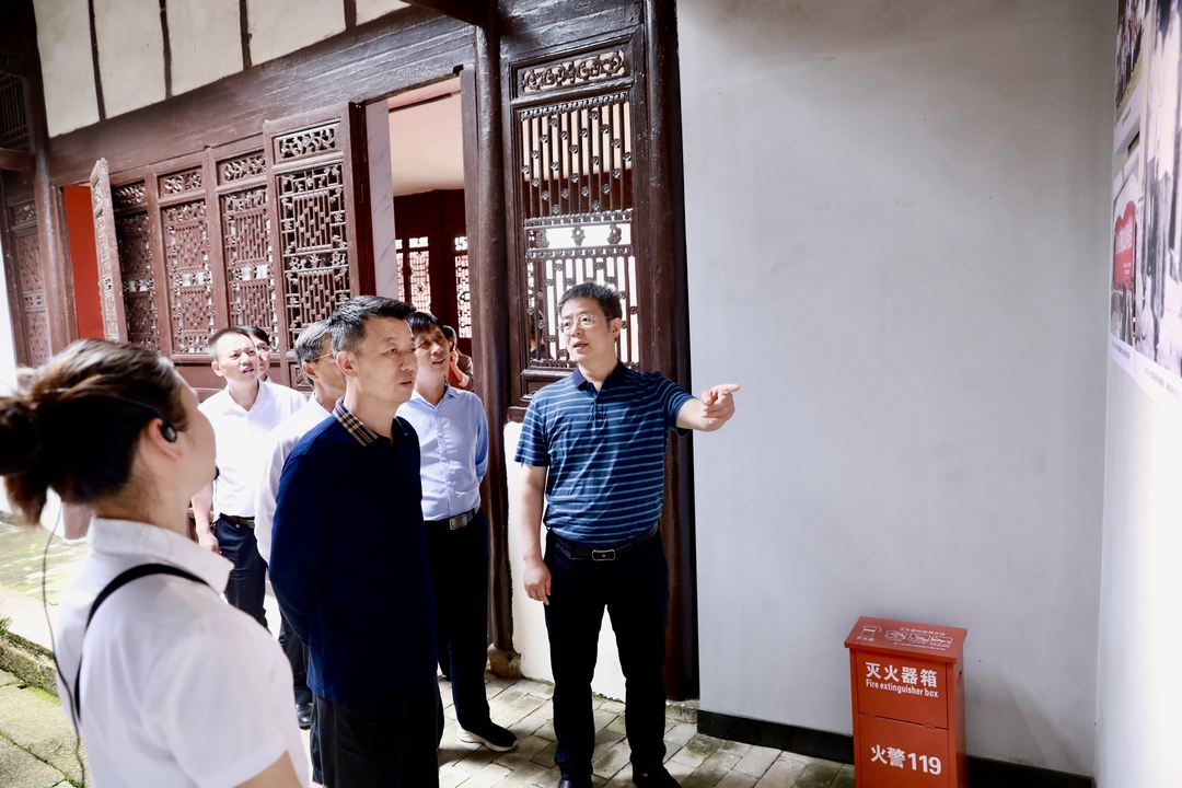 市政協(xié)黨組書(shū)記、主席賀喜燦深入我縣調(diào)研紅色文化資源挖掘利用工作